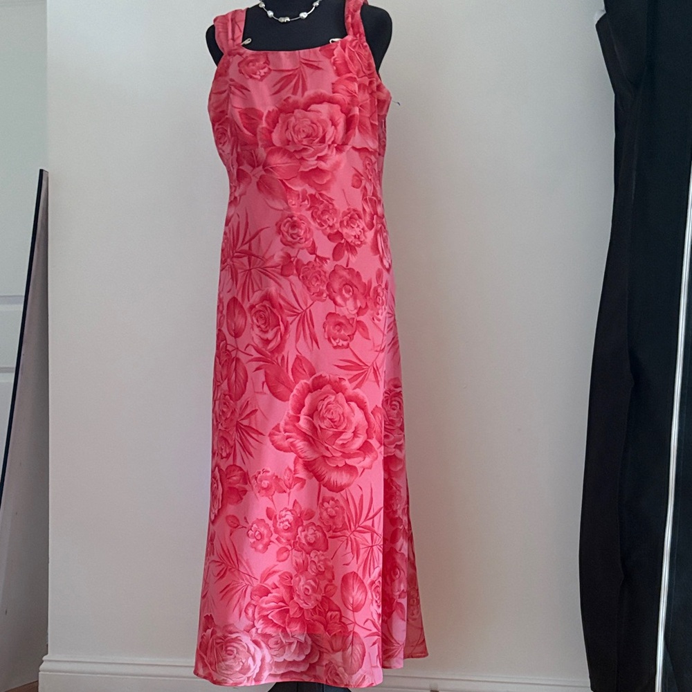 Chic Pink Floral Midi Dress